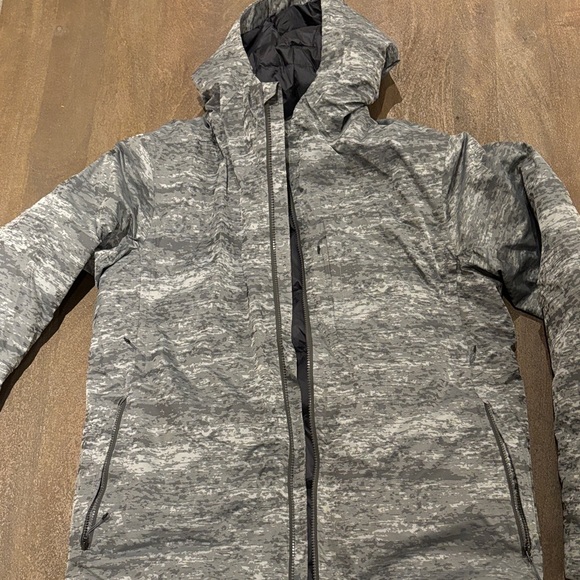 lululemon athletica Men's Gray Patterned Performance Jacket